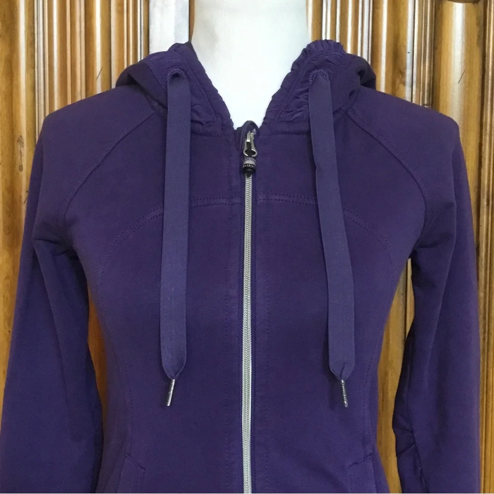 lululemon athletica cute from 17”